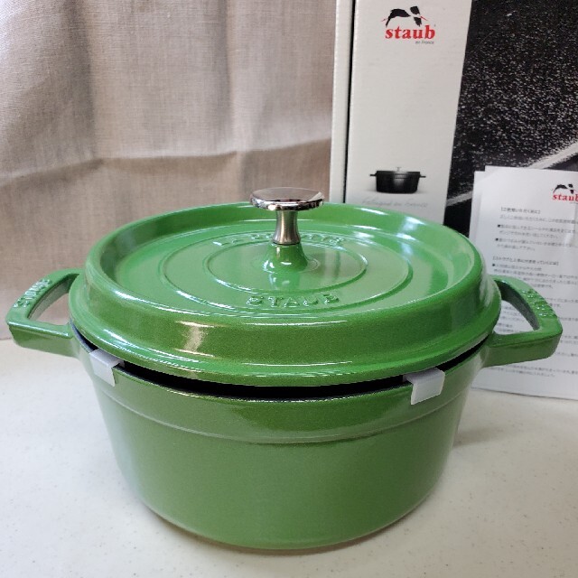 ストウブ （STAUB） ピコ ココット ラウンド 22cm-