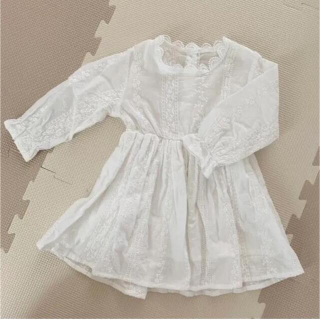 ベビー　刺繍ワンピース　ドレス キッズ/ベビー/マタニティのキッズ服女の子用(90cm~)(ワンピース)の商品写真