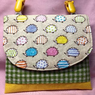 【ハンドメイド】移動ポケット☆マスクケース　ハリネズミ柄グリーン(外出用品)