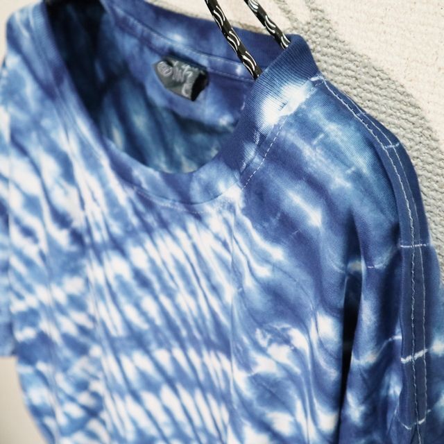 【アニマルTシャツ】ラクダ ビッグデザイン タイダイ 染物 ブルー 半袖