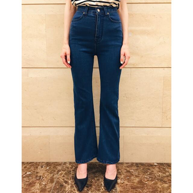 épine(エピヌ)のépine high-waist fit bell jeans blue レディースのパンツ(スキニーパンツ)の商品写真