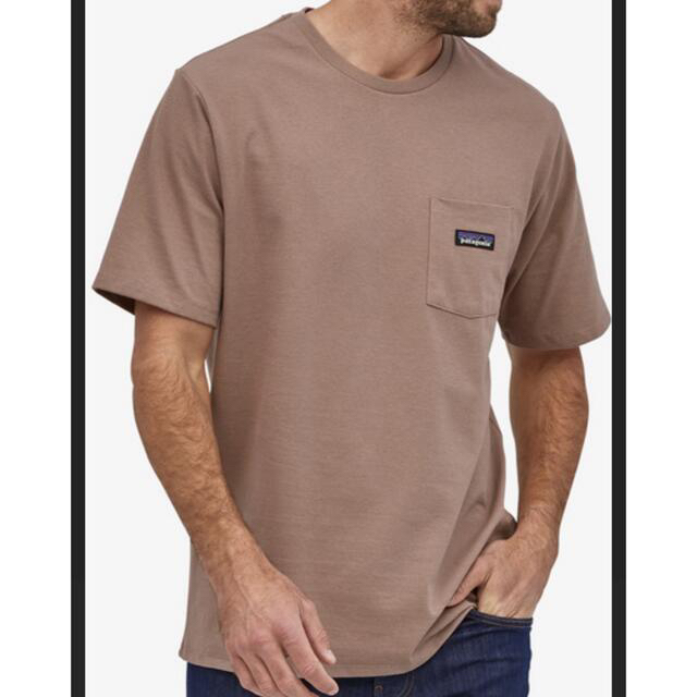 patagonia(パタゴニア)のパタゴニアP-6ラベルポケットレスポンシビリティーXSタン メンズのトップス(Tシャツ/カットソー(半袖/袖なし))の商品写真