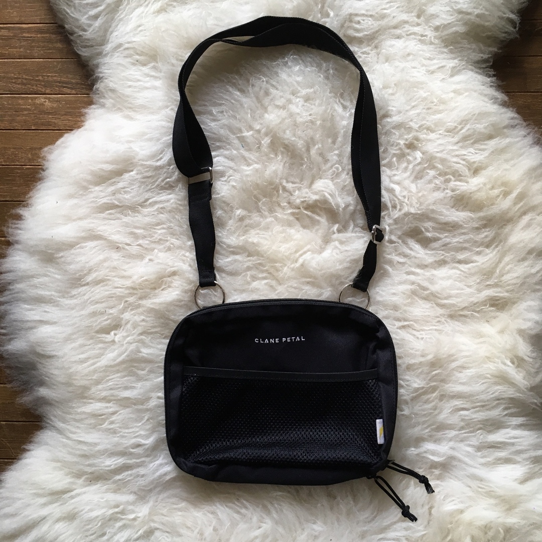 CLANE(クラネ)のCLANE PETAL small bag スモールバッグ ショルダーバッグ レディースのバッグ(ショルダーバッグ)の商品写真