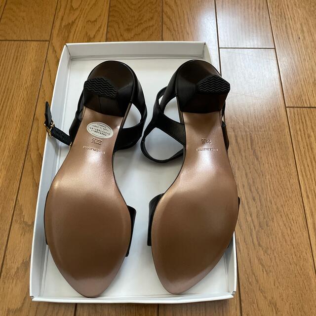 INDIVIDUAL(インディビジュアル)の【あみ6様専用】RABOKIGOSHI  インディビジュアル未使用　22.5cm レディースの靴/シューズ(サンダル)の商品写真