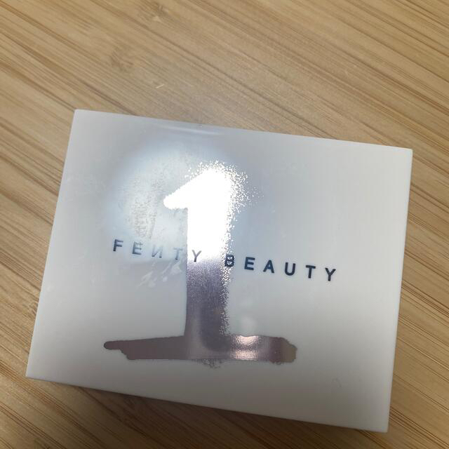 Sephora(セフォラ)のフェンティービューティー　スナップパレットアイシャドウ　♯1 コスメ/美容のベースメイク/化粧品(アイシャドウ)の商品写真