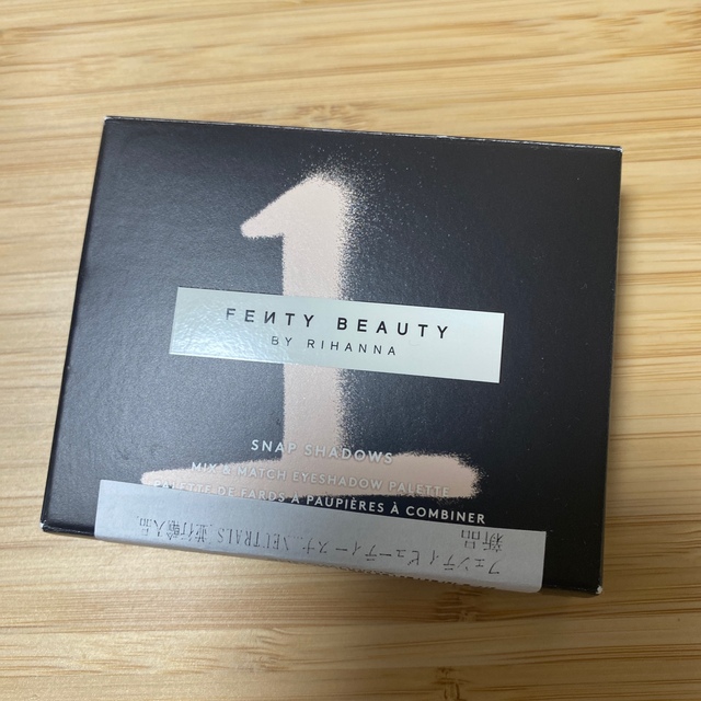 Sephora(セフォラ)のフェンティービューティー　スナップパレットアイシャドウ　♯1 コスメ/美容のベースメイク/化粧品(アイシャドウ)の商品写真