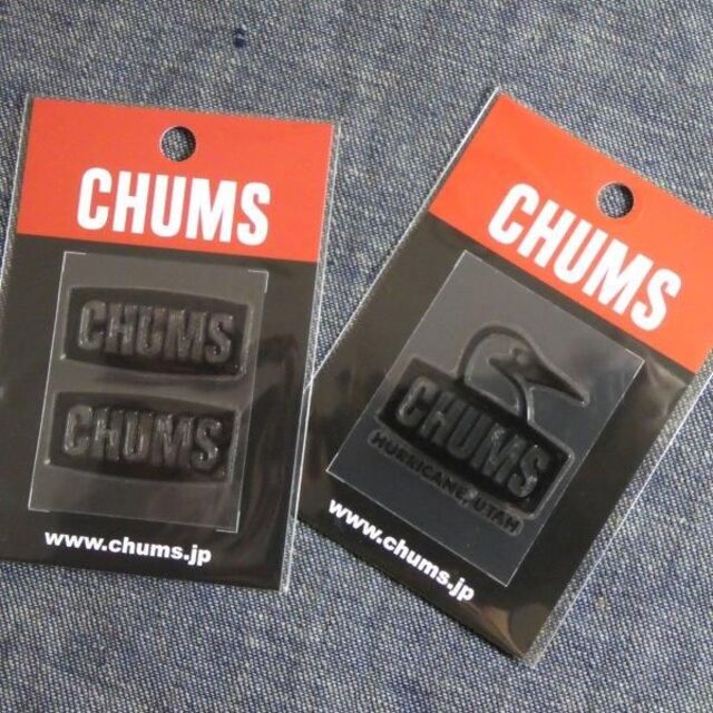 CHUMS(チャムス)の2枚セット CHUMS Emboss Sticker 1125 1127 BK スポーツ/アウトドアのアウトドア(その他)の商品写真