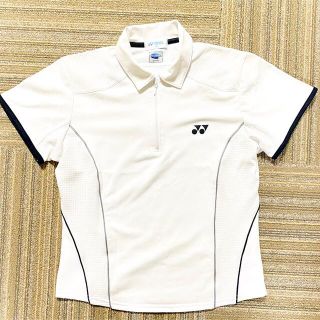 ヨネックス(YONEX)のテニスウェア　レディース　襟付き　半袖　白Tシャツ　ファスナー付　YONEX(ウェア)