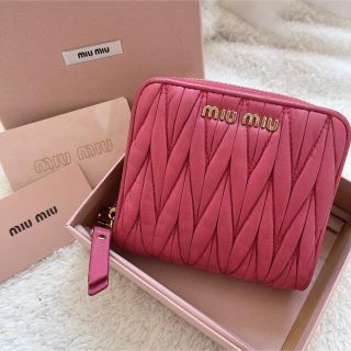 ミュウミュウ(miumiu)の♡　miumiu ミュウミュウ　財布　ミニ財布　折り財布　ウォレット(折り財布)