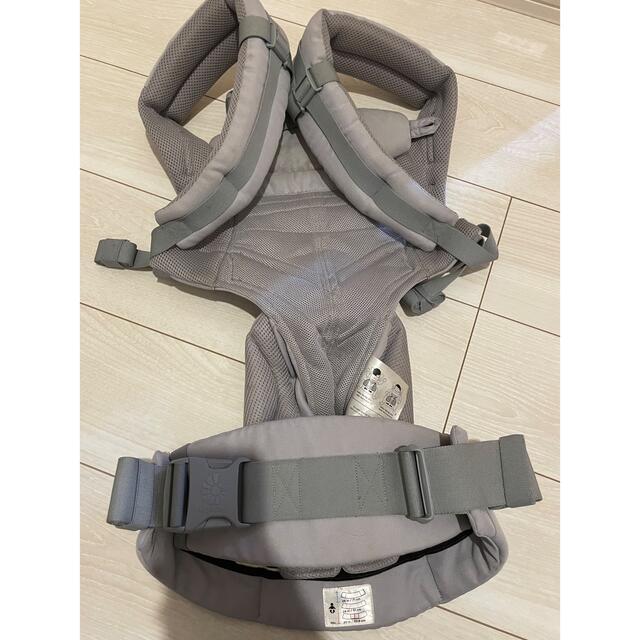 Ergobaby(エルゴベビー)のエルゴ 360 オニム パールグレー  キッズ/ベビー/マタニティの外出/移動用品(抱っこひも/おんぶひも)の商品写真