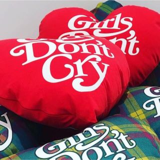 シュプリーム(Supreme)のGirls Don't Cry 伊勢丹 クッション ピロー 新品未開封(クッション)