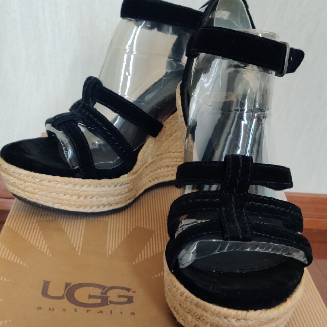 UGG　ウエッジサンダル