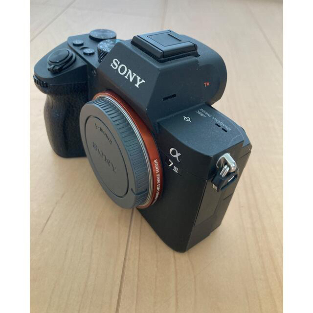 SONY(ソニー)の【美品】SONY α7 III ボディ (アイカップ新品) スマホ/家電/カメラのカメラ(ミラーレス一眼)の商品写真