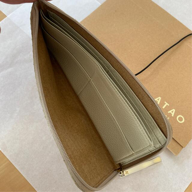 ATAO(アタオ)のアタオ　パイソン長財布　アイボリー レディースのファッション小物(財布)の商品写真