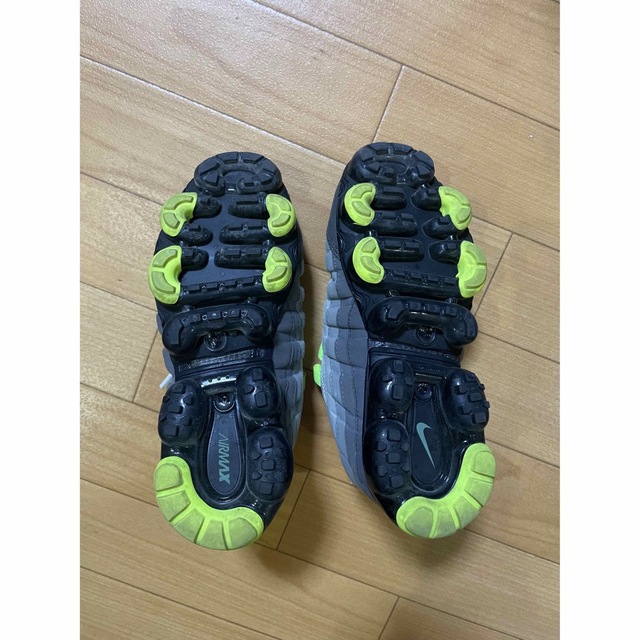 NIKE(ナイキ)のNIKE AIR VAPORMAX 95 "NEON" レディースの靴/シューズ(スニーカー)の商品写真