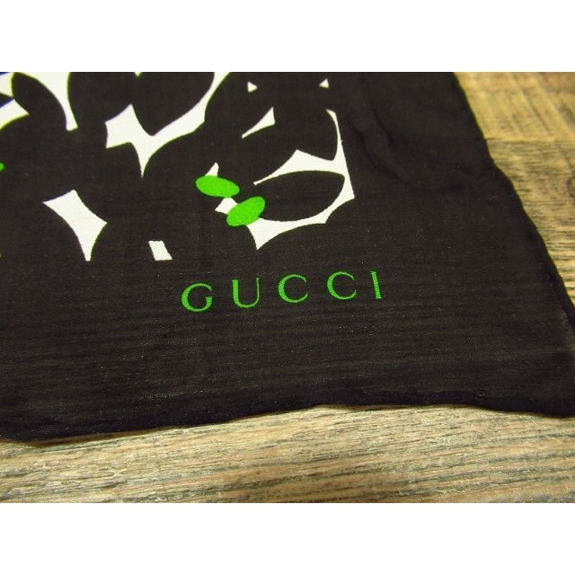 美品 イタリア製 グッチ 花柄 フラワー 絹 100% ハンカチ スカーフ 黒