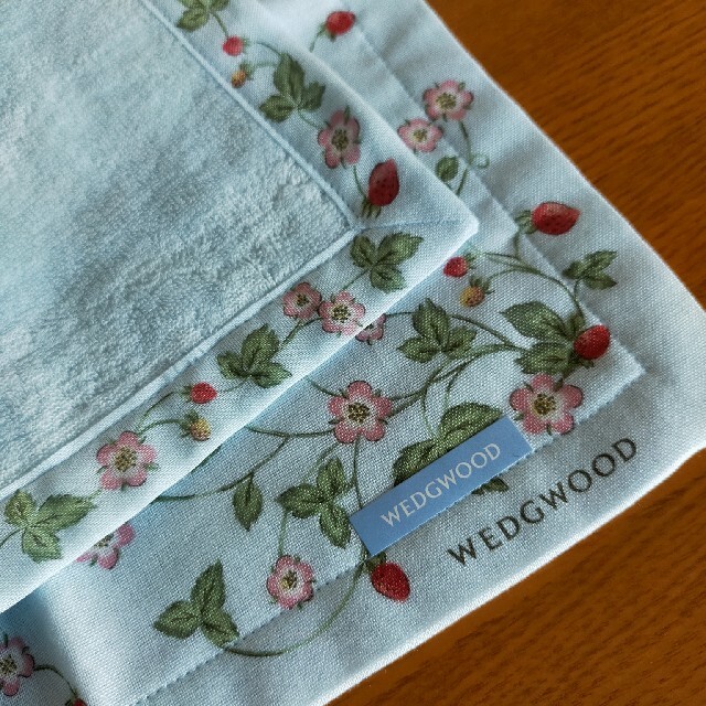 WEDGWOOD(ウェッジウッド)のウェッジウッド　ガーゼハンカチ キッズ/ベビー/マタニティのこども用ファッション小物(その他)の商品写真