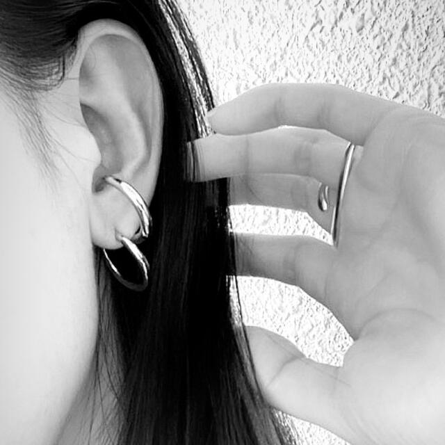 TOGA(トーガ)のDouble Circle Earrings / silver / #208 レディースのアクセサリー(ピアス)の商品写真