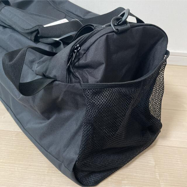 PUMA(プーマ)の【新品】PUMA プーマ　ボストンバッグ　Mサイズ　58L 黒　ブラック インテリア/住まい/日用品の日用品/生活雑貨/旅行(旅行用品)の商品写真