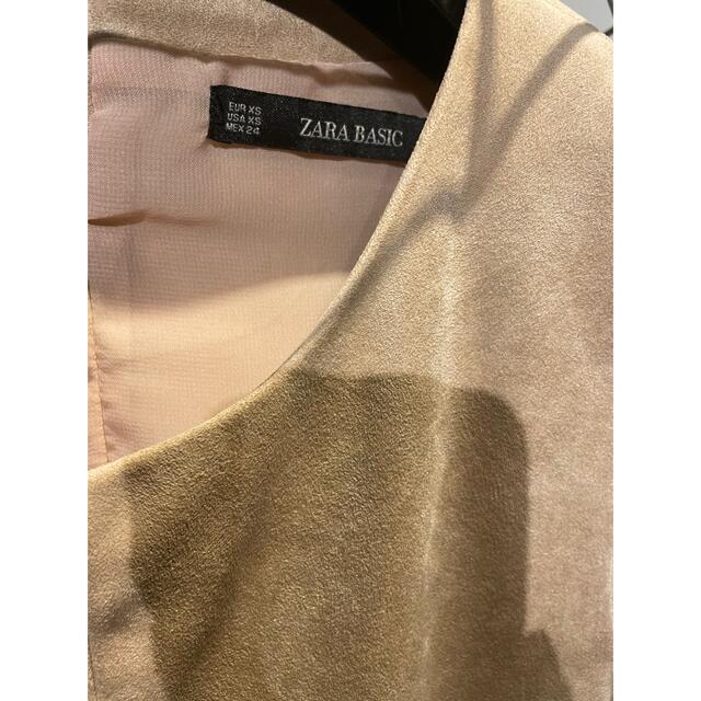 ZARA(ザラ)のZARA ザラ　スエード　ノースリブ　トップス　ピンクベージュ　XS 新品未使用 レディースのトップス(カットソー(半袖/袖なし))の商品写真