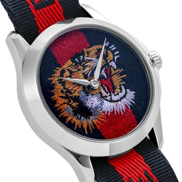 新品未使用 GUCCI タイガーモチーフ 時計 新品未使用 GUCCI タイガーモチーフ 時計