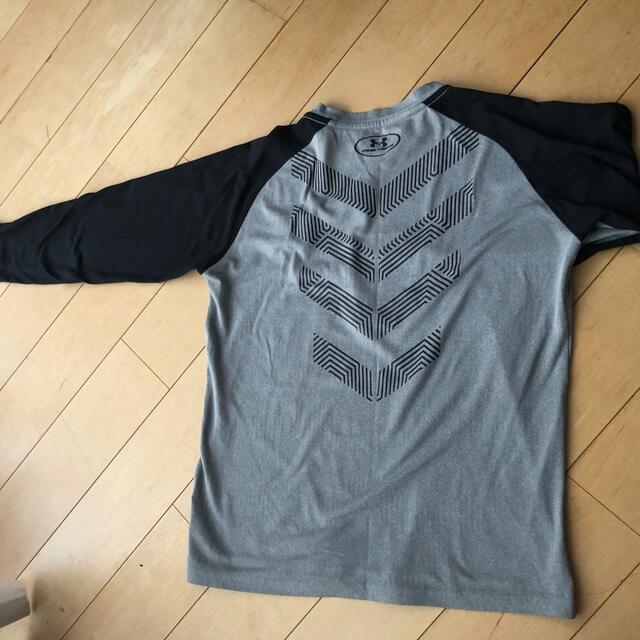 UNDER ARMOUR(アンダーアーマー)の長袖Tシャツ キッズ/ベビー/マタニティのキッズ服男の子用(90cm~)(Tシャツ/カットソー)の商品写真