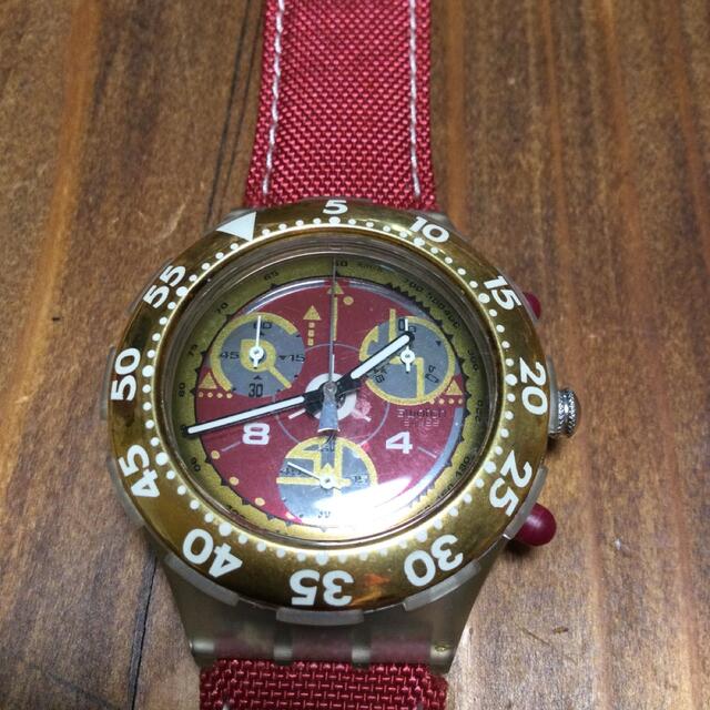 swatch(スウォッチ)の腕時計　スウォッチ　赤 レディースのファッション小物(腕時計)の商品写真