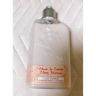 ロクシタン(L'OCCITANE)のロクシタン  シマーリングボディミルク　チェリーブロッサム  250ml(ボディローション/ミルク)