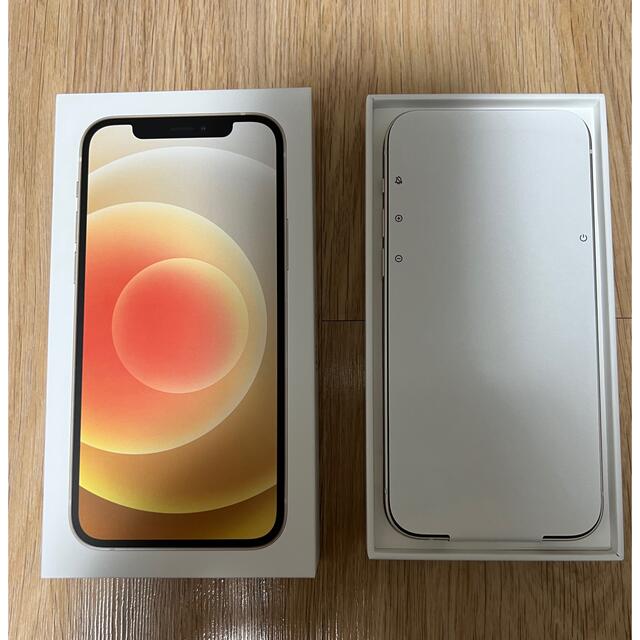 iPhone(アイフォーン)のiPhone12 64GB 新品 ホワイト 白 スマホ/家電/カメラのスマートフォン/携帯電話(スマートフォン本体)の商品写真