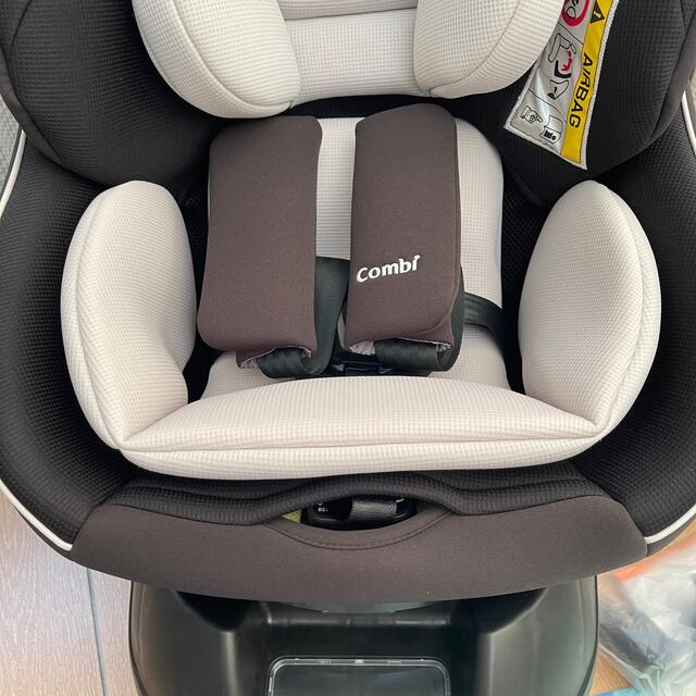 お得在庫 combi ほぼ未使用！コンビ クルムーヴスマート ISOFIX エッグショックNeoの通販 by ゆず子 ｜コンビならラクマ 