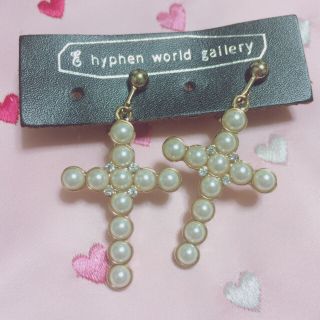 イーハイフンワールドギャラリー(E hyphen world gallery)のパールクロス イヤリング(イヤリング)