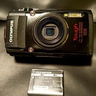 オリンパス(OLYMPUS)のOLYMPUS　TG-4。(コンパクトデジタルカメラ)