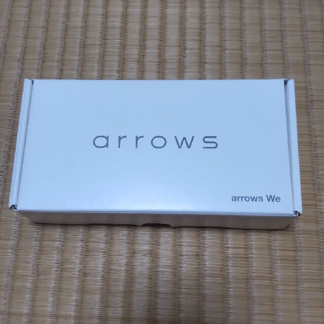 arrows(アローズ)のarrows We  FCG01 ゴールド  新品未使用 スマホ/家電/カメラのスマートフォン/携帯電話(スマートフォン本体)の商品写真