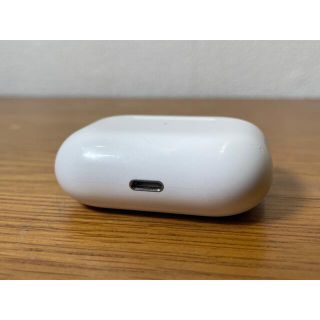 1）Apple純正 AirPods Pro用 ワイヤレス充電ケース A2190