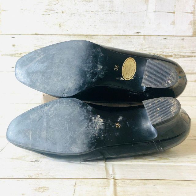 Yves Saint Laurent Beaute(イヴサンローランボーテ)の【クリアランス】　イヴサンローラン　エナメルパンプス レディースの靴/シューズ(ハイヒール/パンプス)の商品写真