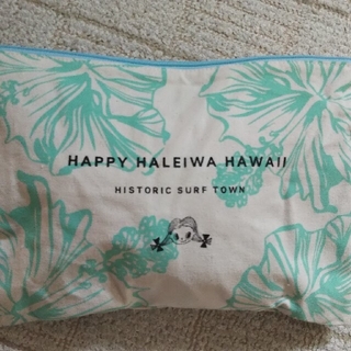 ハレイワ(HALEIWA)のHappy Haleiwa クラッチバッグ ポーチ リゾート 流行 旅行(クラッチバッグ)