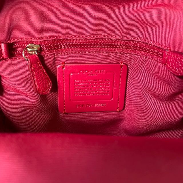 COACH(コーチ)の【イツキ様専用】COACH リュック トゥルー チャーリー ペブルド レザー 赤 レディースのバッグ(リュック/バックパック)の商品写真