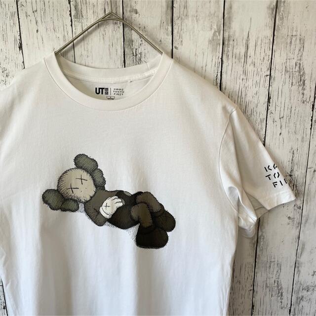 UNIQLO(ユニクロ)の【完売品】 UNIQLO × KAWS  Tシャツ ホワイト 限定品 メンズのトップス(Tシャツ/カットソー(半袖/袖なし))の商品写真