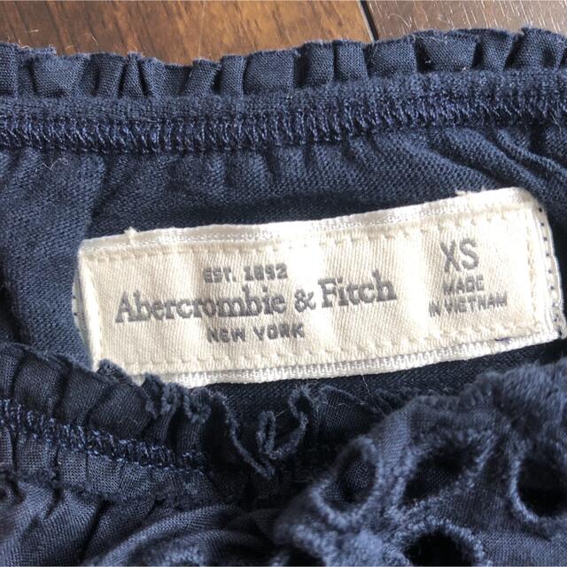 Abercrombie&Fitch(アバクロンビーアンドフィッチ)のタグ付き新品未使用品　アバクロレースキャミソール レディースのトップス(キャミソール)の商品写真