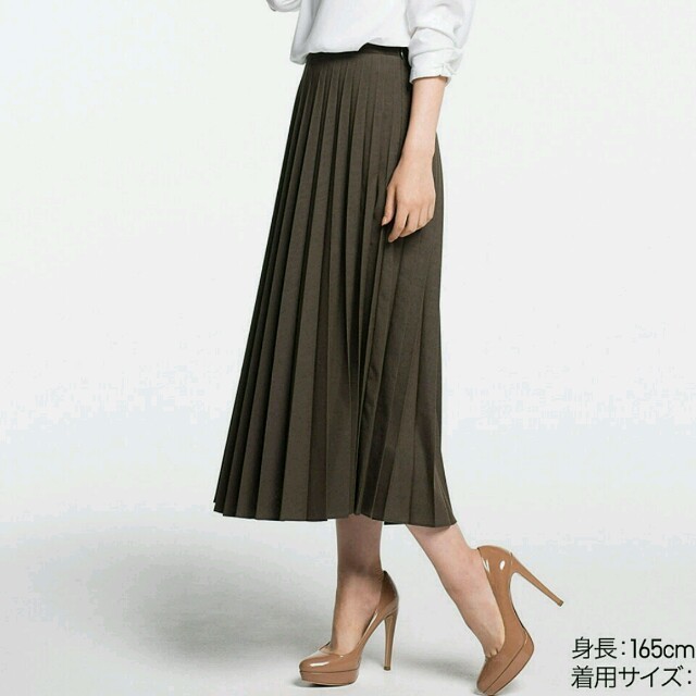 UNIQLO - UNIQLO ハイウエストプリーツスカートの通販 by ふうショップ