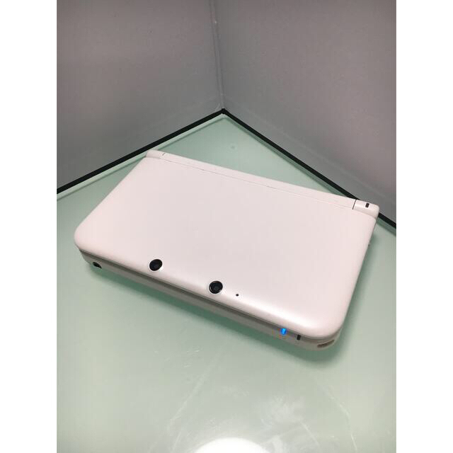 【細かい傷のみ！動作完動品】 3DS LL 　ドラクエ　8逆転裁判　など 1