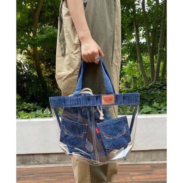 RODEO CROWNS WIDE BOWL(ロデオクラウンズワイドボウル)のロデオ ★DENIM ビニールBAG  【BLU】 レディースのバッグ(トートバッグ)の商品写真