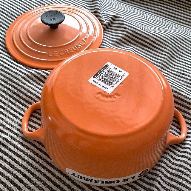 LE CREUSET(ルクルーゼ)の【夏セール！ルクルーゼジャポン正規品】ココットロンド18センチ ピーチピンク インテリア/住まい/日用品のキッチン/食器(鍋/フライパン)の商品写真