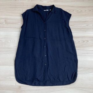 ユニクロ(UNIQLO)のユニクロ　リネンブレンドロングシャツ（半袖）ネイビー　M(シャツ/ブラウス(半袖/袖なし))