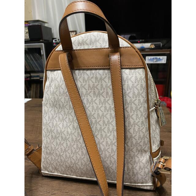 Michael Kors(マイケルコース)の最終価格！MICHAEL KORS  MK総柄白 リュック  レディースのバッグ(リュック/バックパック)の商品写真