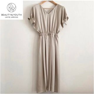 ビューティアンドユースユナイテッドアローズ(BEAUTY&YOUTH UNITED ARROWS)のBY DRESS ツイルVネックドルマンスリーブドレス(ひざ丈ワンピース)