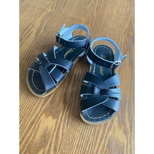 Salt Water Sandals 黒 ブラック 新品 未使用品 キッズ/ベビー/マタニティのキッズ靴/シューズ(15cm~)(サンダル)の商品写真