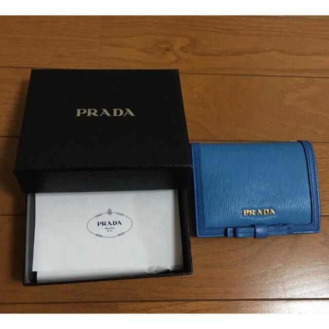 PRADA(プラダ)のPRADA 二つ折り お財布 ブルー　水色 レディースのファッション小物(財布)の商品写真