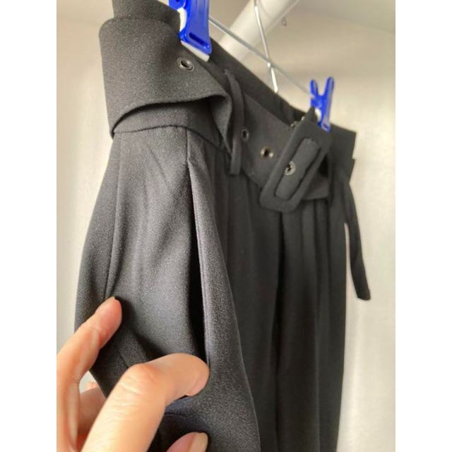 ZARA(ザラ)のZARA パンツ レディースのパンツ(クロップドパンツ)の商品写真