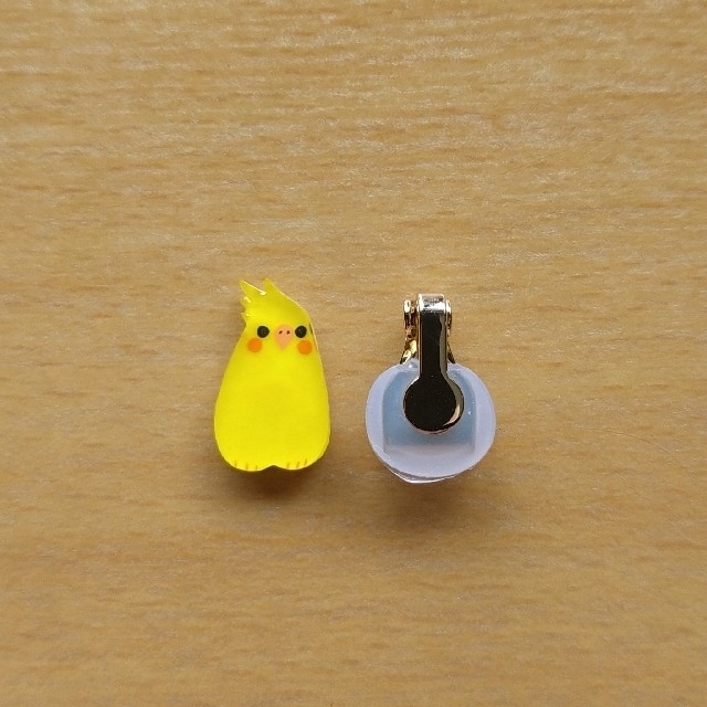 現品 オカメインコ(黄) クリップ ハンドメイドのアクセサリー(チャーム)の商品写真